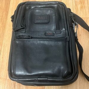 TUMI Organizer Travel Shoulder Messenger Bag Black 92102DH Distressed Faded